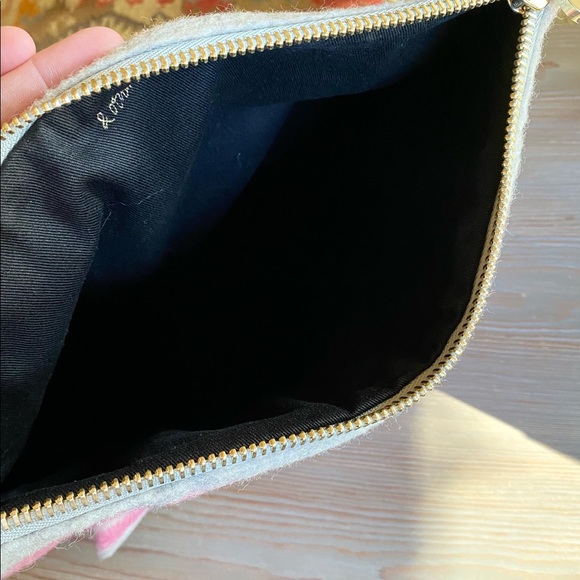 Gray and pink wool clutch - Picture 6 of 6
